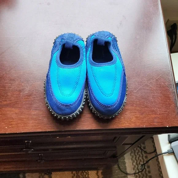 NWOT Airwalk Blue/Black Kids Water Shoes Size 8 - Picture 5 of 15